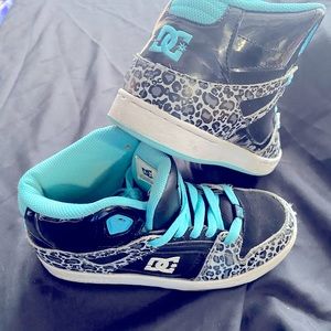 DC high top skater shoes women size 5